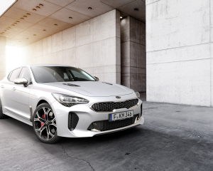 Kia Stinger GT Exterior (4)_EU Spec